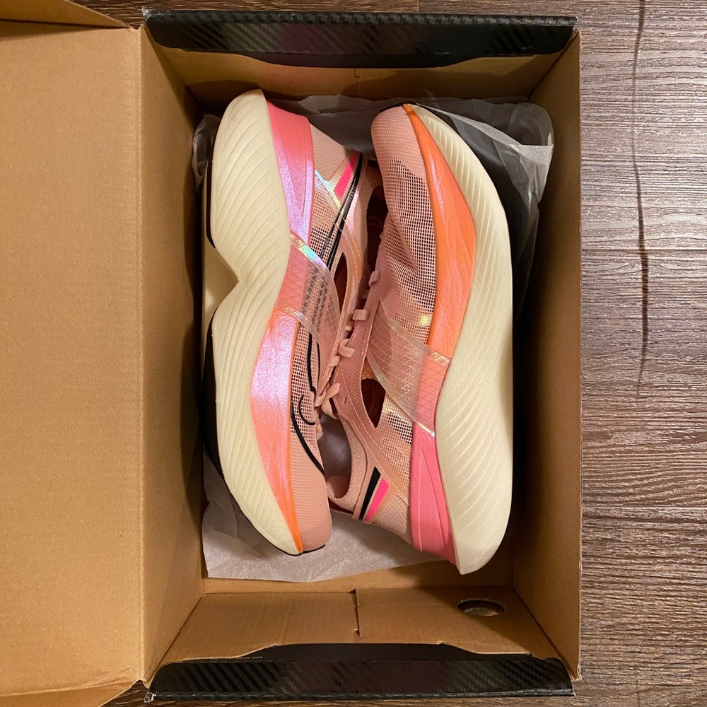 Saucony Endorphin Elite